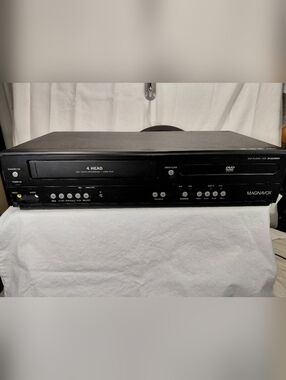 Magnavox Black 4-Head VCR/DVD Combo Player #DV 220MW9 Manufactured July 2009